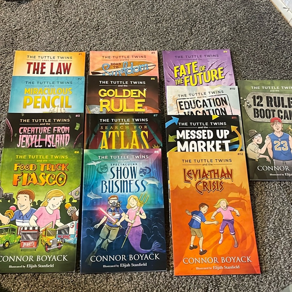 The Tuttle Twins - Children’s Set - Excellent condition - complete set